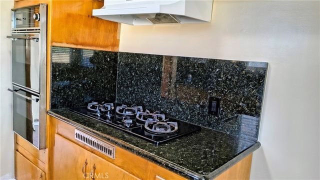 633 Maple Way, Upland, CA 91786