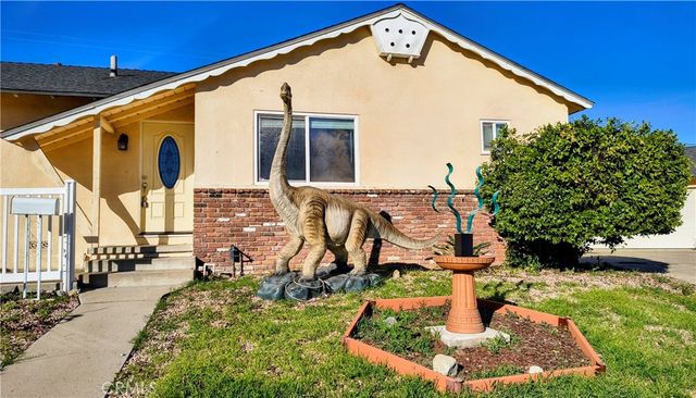 633 Maple Way, Upland, CA 91786