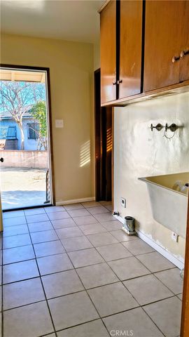 633 Maple Way, Upland, CA 91786