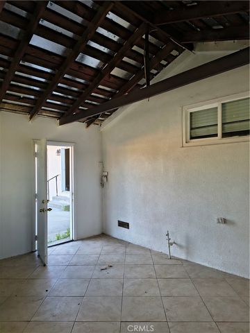 633 Maple Way, Upland, CA 91786