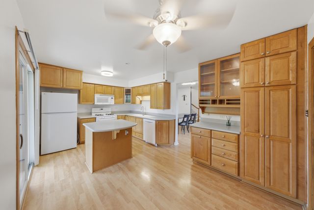 8401 W 85th Street, Hickory Hills, IL 60457