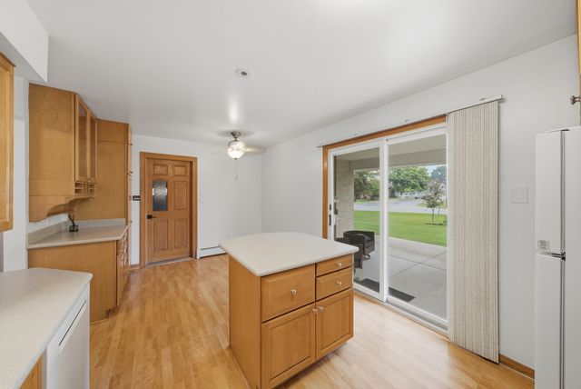 8401 W 85th Street, Hickory Hills, IL 60457