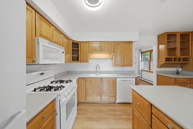 8401 W 85th Street, Hickory Hills, IL 60457