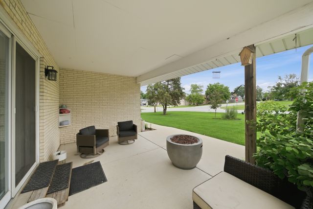 8401 W 85th Street, Hickory Hills, IL 60457