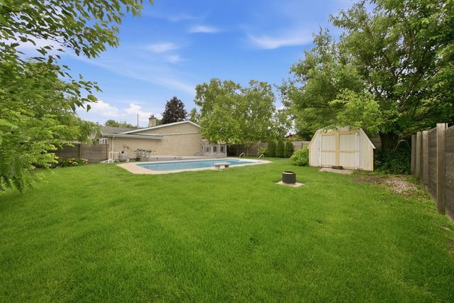 8401 W 85th Street, Hickory Hills, IL 60457