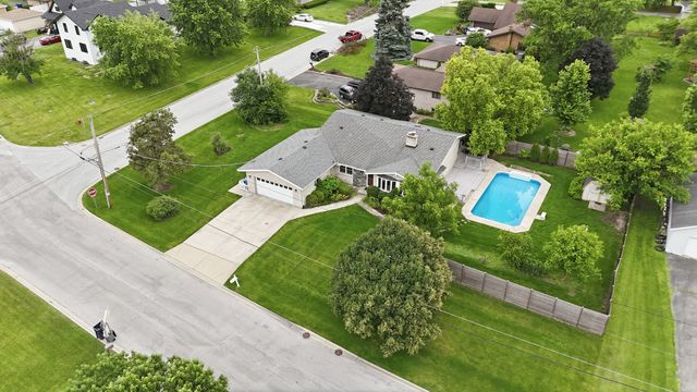 8401 W 85th Street, Hickory Hills, IL 60457