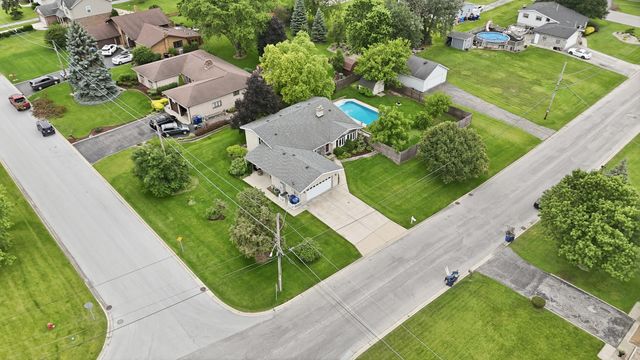 8401 W 85th Street, Hickory Hills, IL 60457