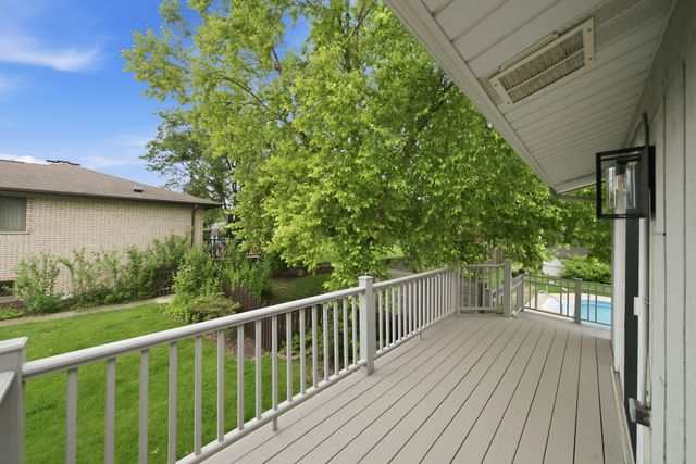 8401 W 85th Street, Hickory Hills, IL 60457