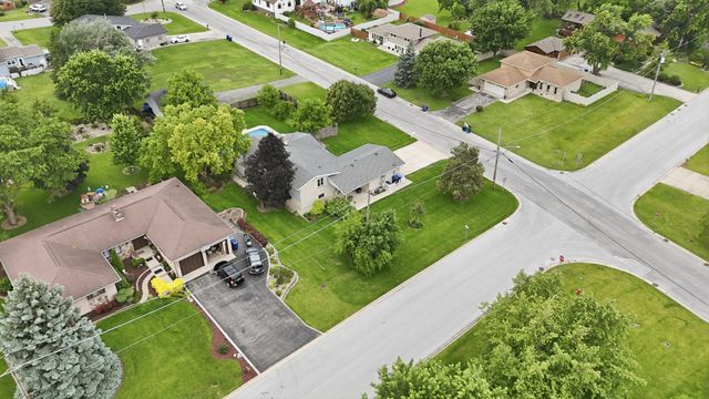 8401 W 85th Street, Hickory Hills, IL 60457