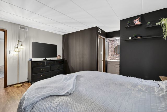 14015 Laramie Avenue 316, Crestwood, IL 60418