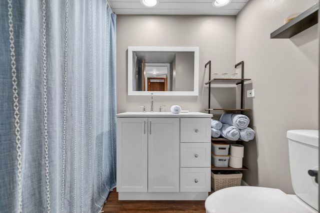 14015 Laramie Avenue 316, Crestwood, IL 60418