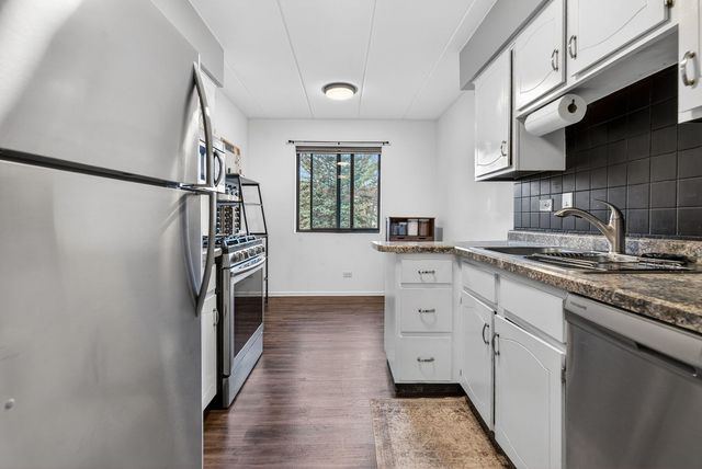 14015 Laramie Avenue 316, Crestwood, IL 60418