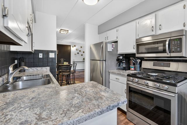 14015 Laramie Avenue 316, Crestwood, IL 60418