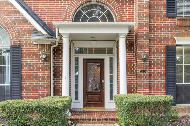 1306 Blackthorne Drive, Houston, TX 77094