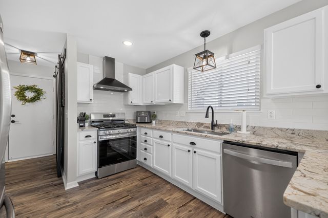 23509 W Creek Drive 36, New Boston, MI 48164