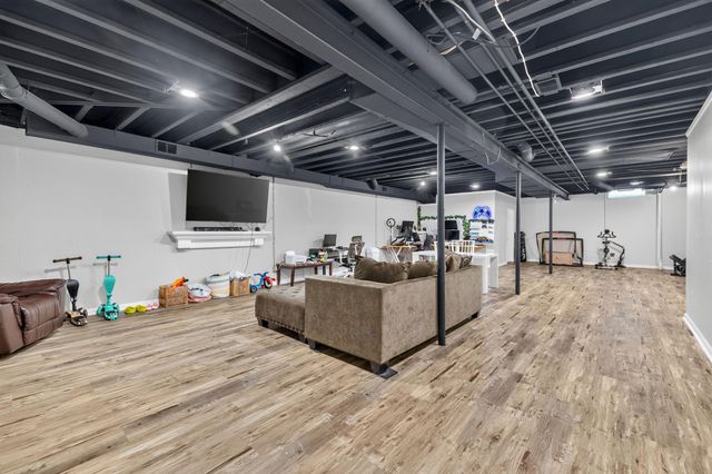 23509 W Creek Drive 36, New Boston, MI 48164