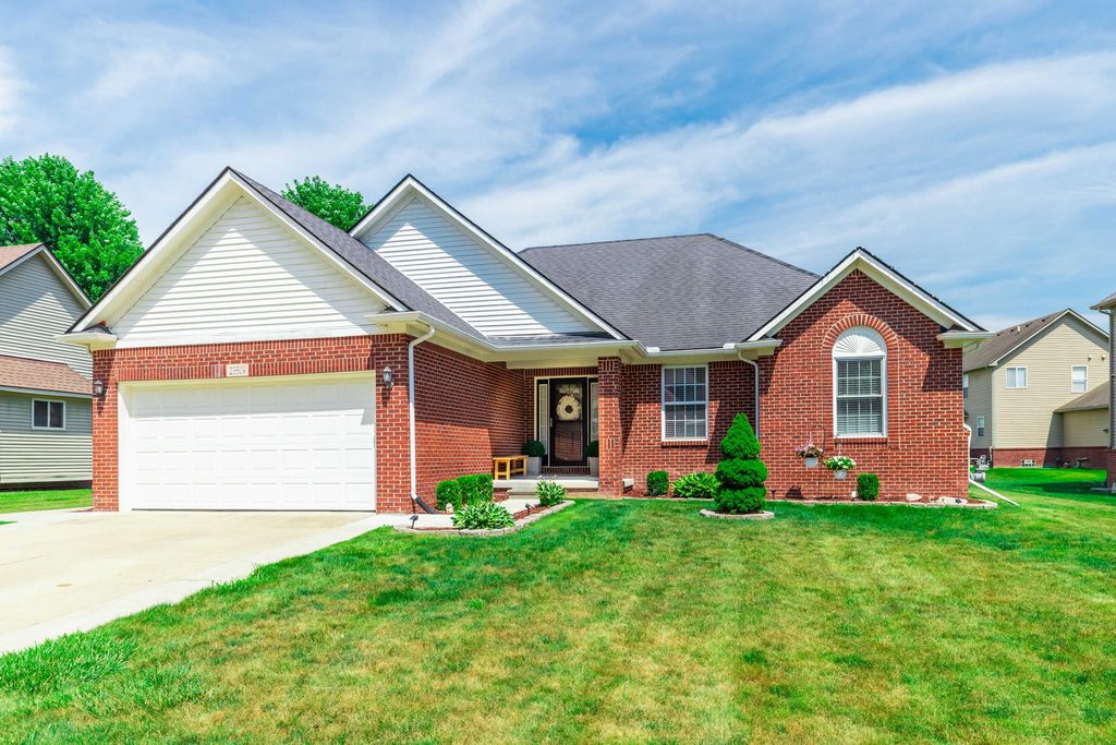 23509 W Creek Drive 36, New Boston, MI 48164