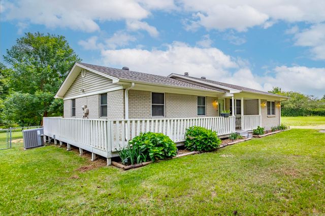 391 Stoney Point Church, Beebe, AR 72012
