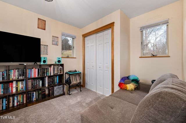 317 Sawyer Circle, Bluff City, TN 37618