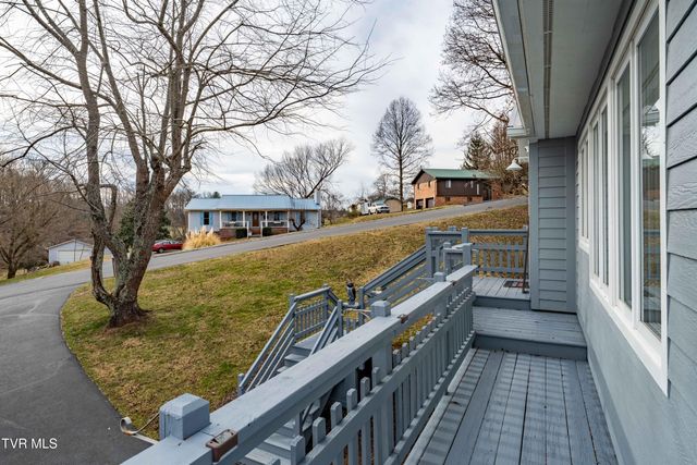 317 Sawyer Circle, Bluff City, TN 37618