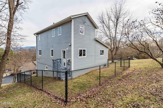 317 Sawyer Circle, Bluff City, TN 37618