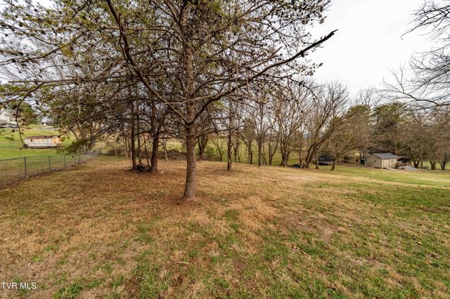 317 Sawyer Circle, Bluff City, TN 37618