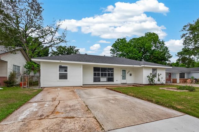 226 W 4th Street, Deer Park, TX 77536