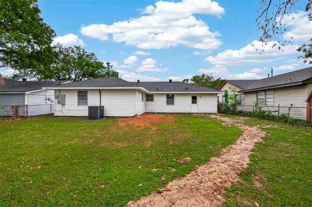 226 W 4th Street, Deer Park, TX 77536