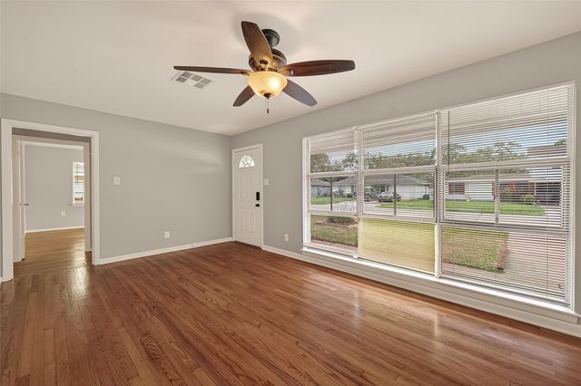 226 W 4th Street, Deer Park, TX 77536