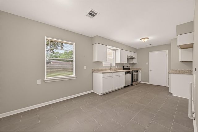 226 W 4th Street, Deer Park, TX 77536