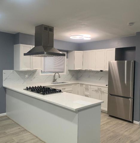 6542 S Carpenter Street, Chicago, IL 60621