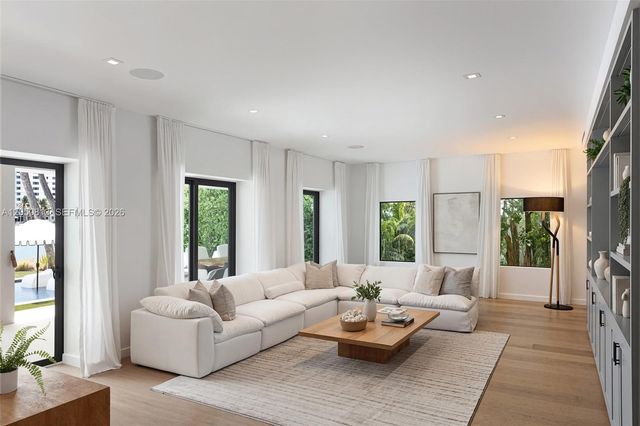 5401 Pine Tree Drive 5401, Miami Beach, FL 33140