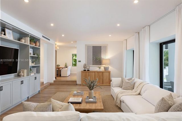 5401 Pine Tree Drive 5401, Miami Beach, FL 33140