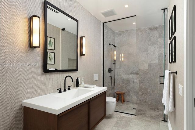 5401 Pine Tree Drive 5401, Miami Beach, FL 33140