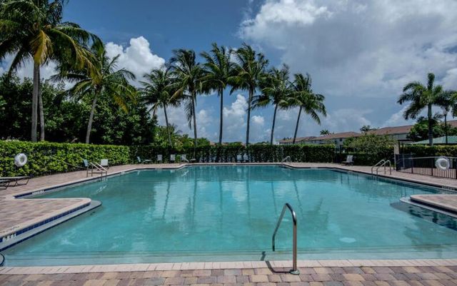 3019 Laurel Ridge Circle, Riviera Beach, FL 33404