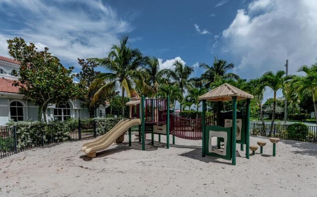 3019 Laurel Ridge Circle, Riviera Beach, FL 33404