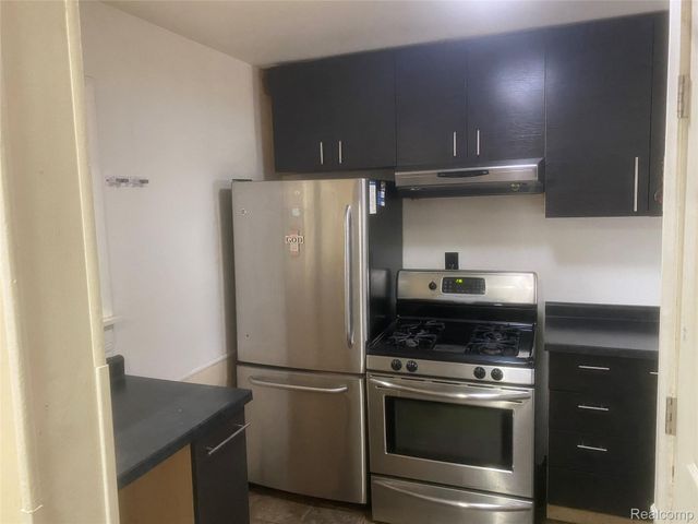 180 W Rutgers Avenue, Pontiac, MI 48340