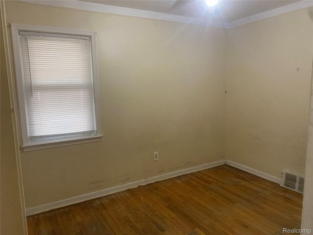 180 W Rutgers Avenue, Pontiac, MI 48340