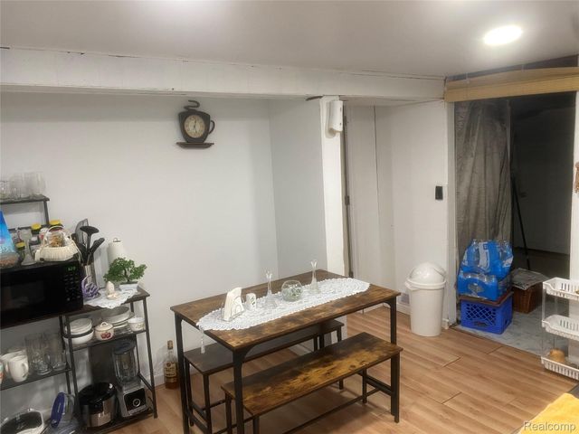 180 W Rutgers Avenue, Pontiac, MI 48340