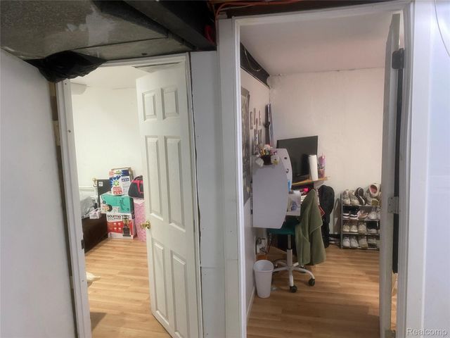 180 W Rutgers Avenue, Pontiac, MI 48340