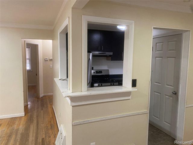 180 W Rutgers Avenue, Pontiac, MI 48340