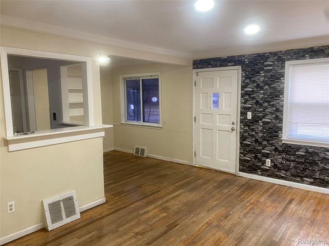 180 W Rutgers Avenue, Pontiac, MI 48340