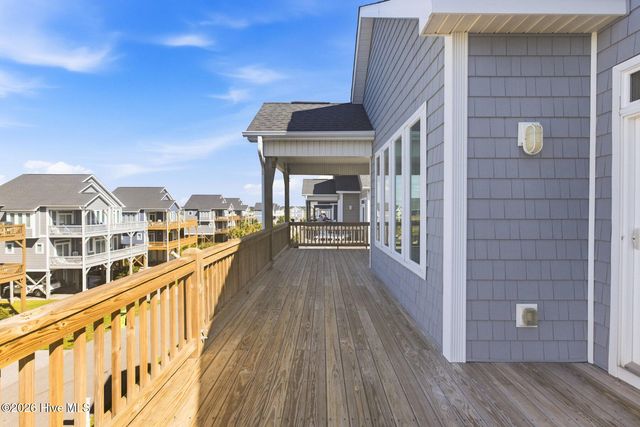 304 Oceanaire Lane, Surf City, NC 28445