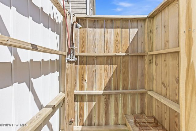 304 Oceanaire Lane, Surf City, NC 28445