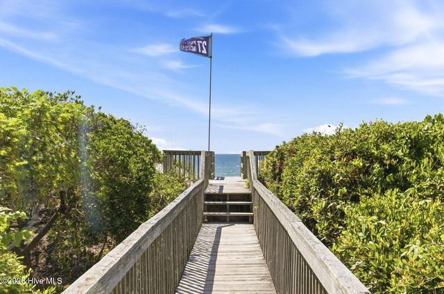 304 Oceanaire Lane, Surf City, NC 28445