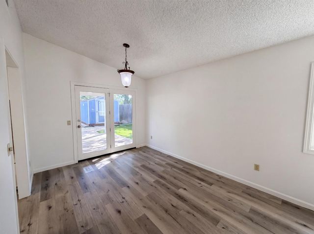 5901 Small Hill Ct, Citrus Heights, CA 95621