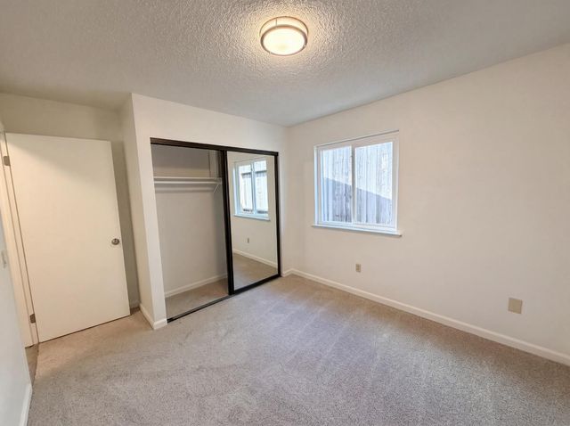 5901 Small Hill Ct, Citrus Heights, CA 95621