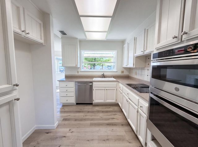 5901 Small Hill Ct, Citrus Heights, CA 95621