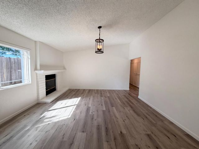 5901 Small Hill Ct, Citrus Heights, CA 95621