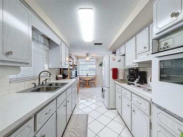 5346 MOSAIC DRIVE, Holiday, FL 34690